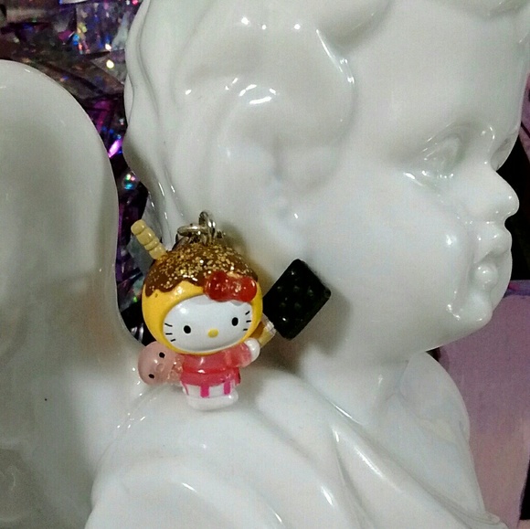 Limited Edition Hello Kitty Octopus Balls charm - Picture 1 of 4